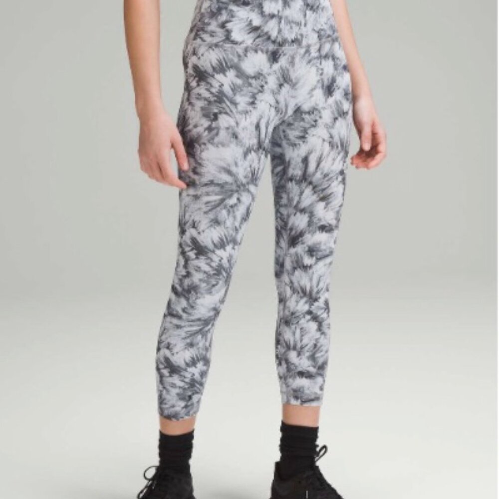 Lululemon Wunder Train High-Rise Crop 23"
Embers Multi 12